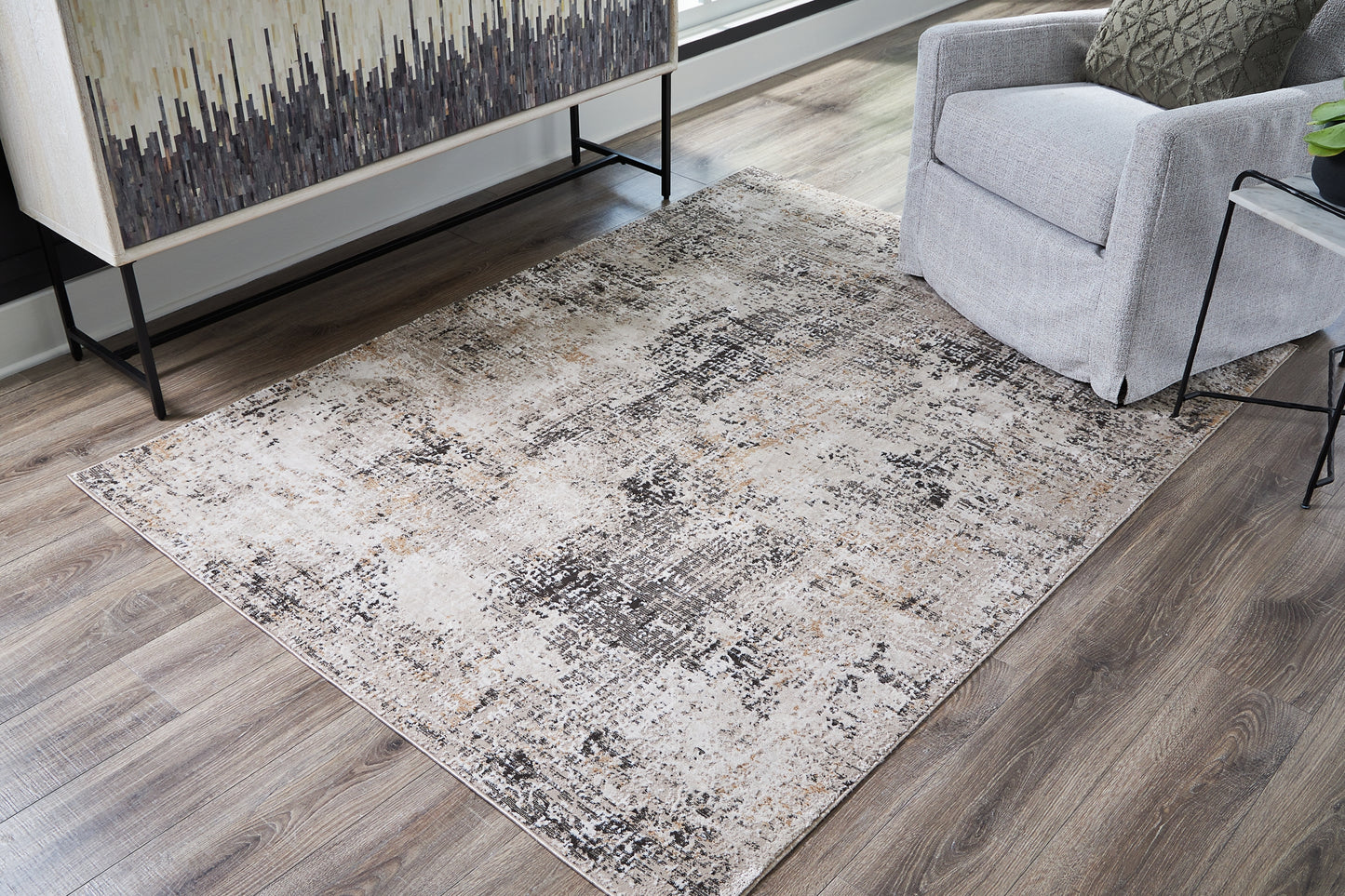 Elaning Medium Rug